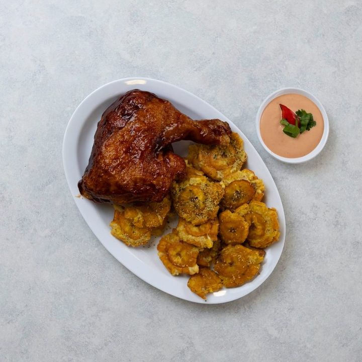 Roast chicken with tostones and dipping sauce