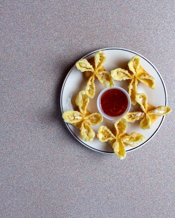 Crispy fried wontons with sweet chili sauce